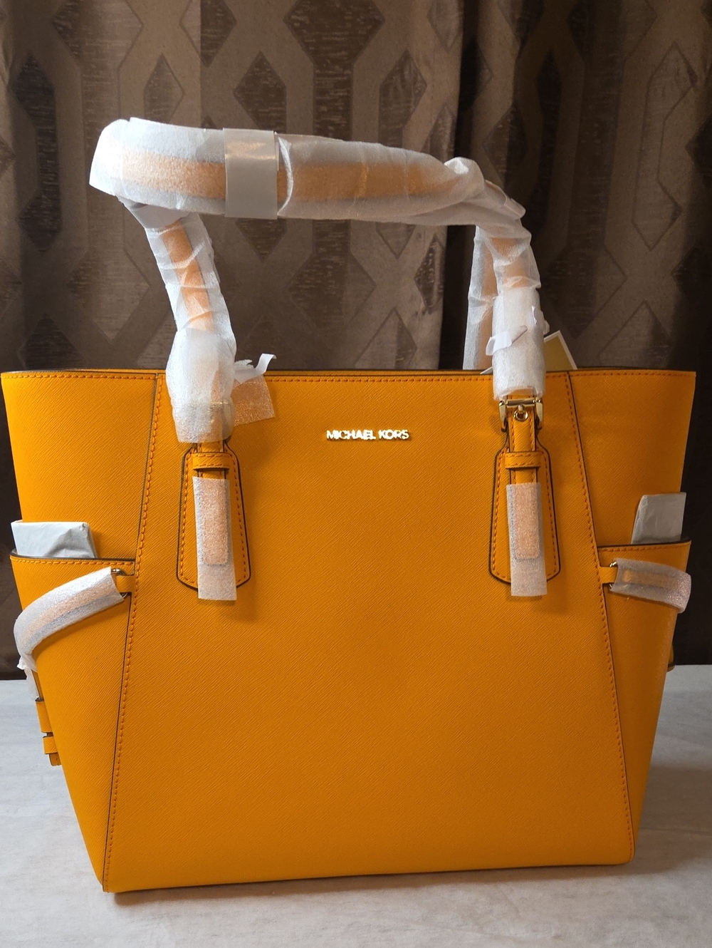 Michael Kors Voyager Leather Tote in Pop Orange with Gold Hardware